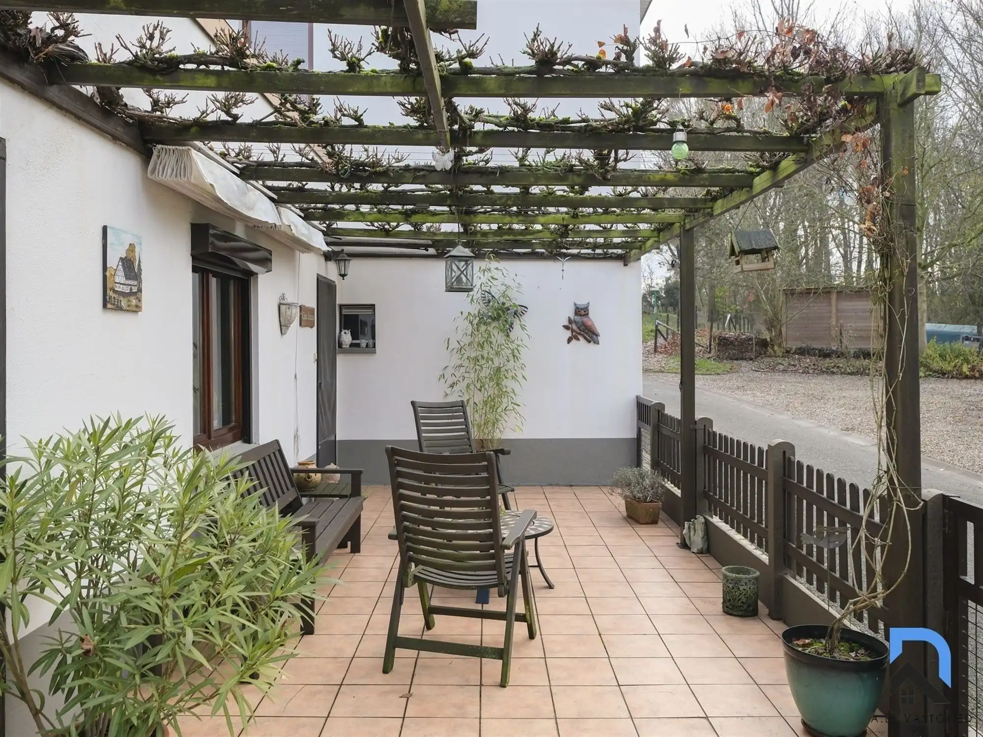 Mooie woning in het groen foto 24