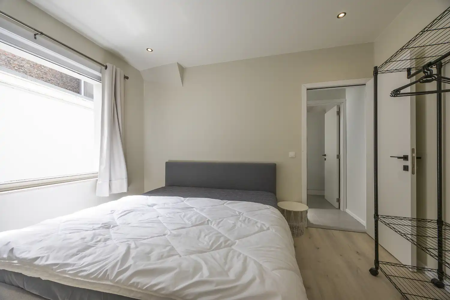Gerenoveerd 2-slaapkamer appartement. foto 14