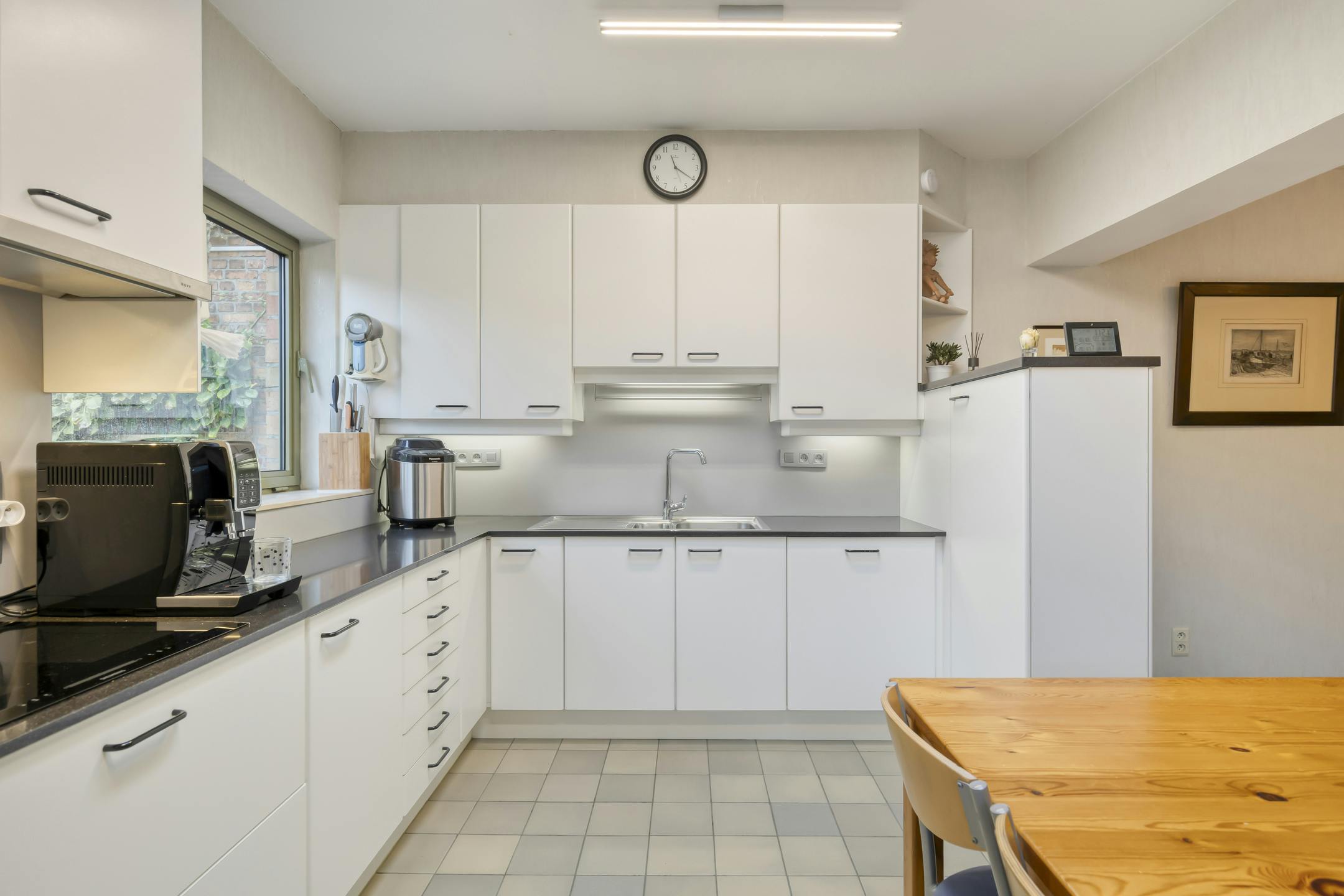 Ruim huis met 5/6 slaapkamers, garage en tuin in Boom foto 9