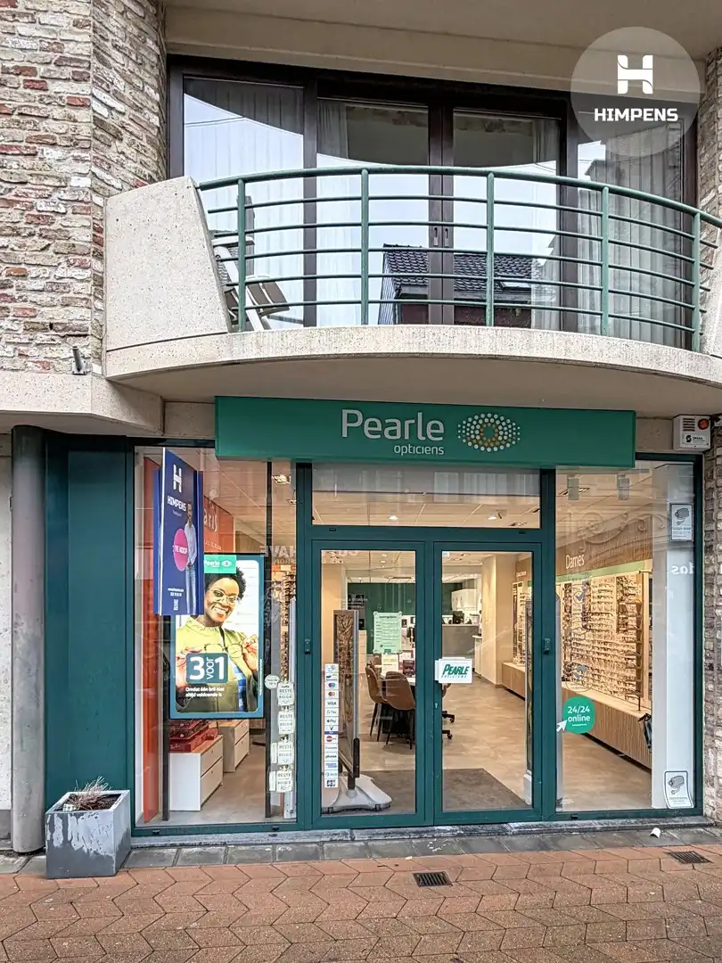 Handelspand verhuurd aan Pearle op toplocatie in Veurne foto {{pictureIndex}}