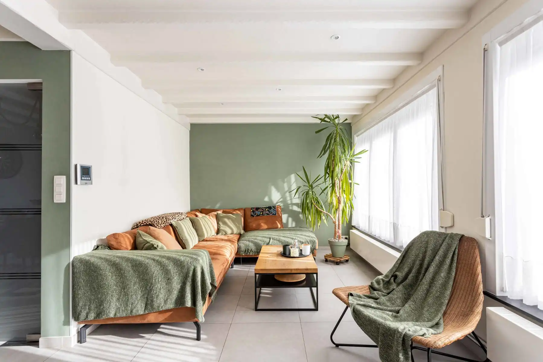 Gerenoveerde bel-etage woning met garage in rustige woonwijk. foto 4