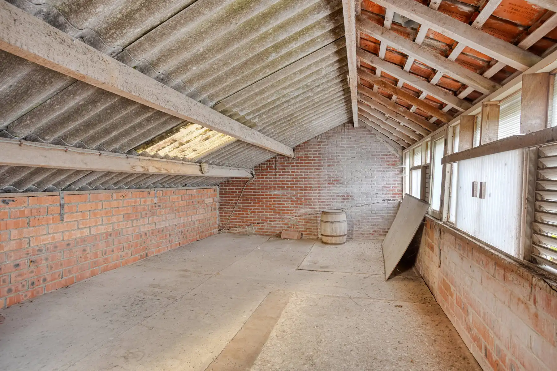 Halfopen bebouwing op zeer centrale ligging foto 24