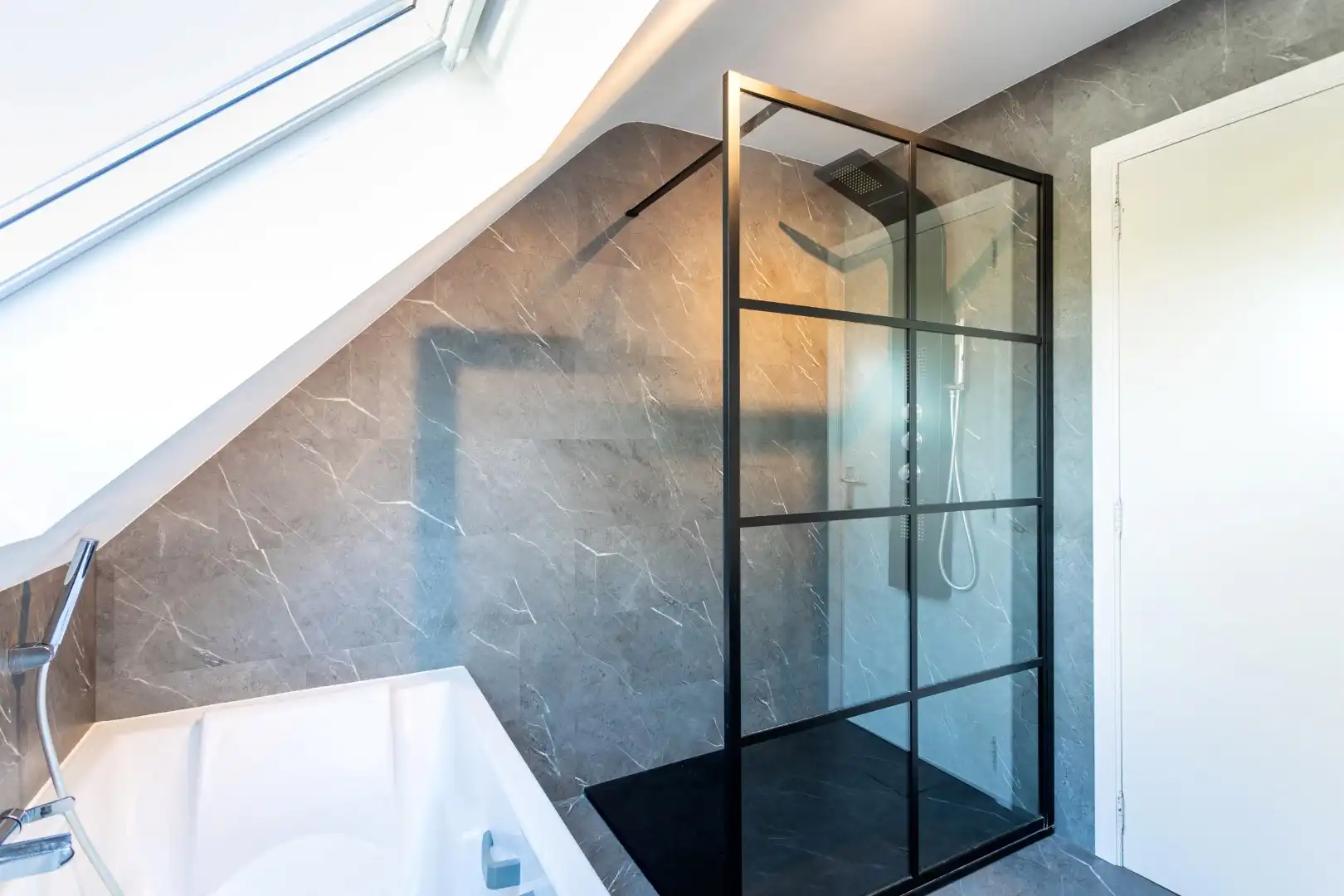 Vrijstaande woning met 4 slpks, zuidgerichte tuin en garage foto 20