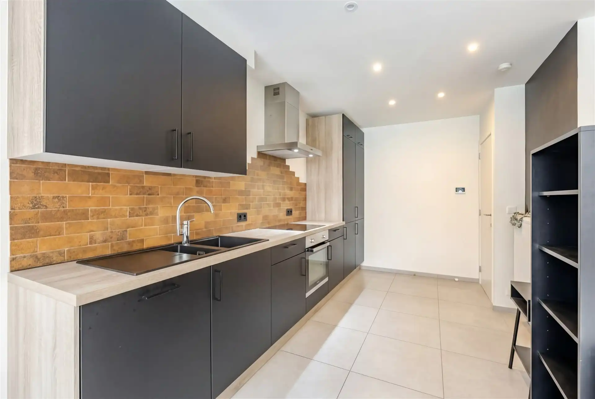 Prachtig gerenoveerde woning met 3 slks en tuin foto 9