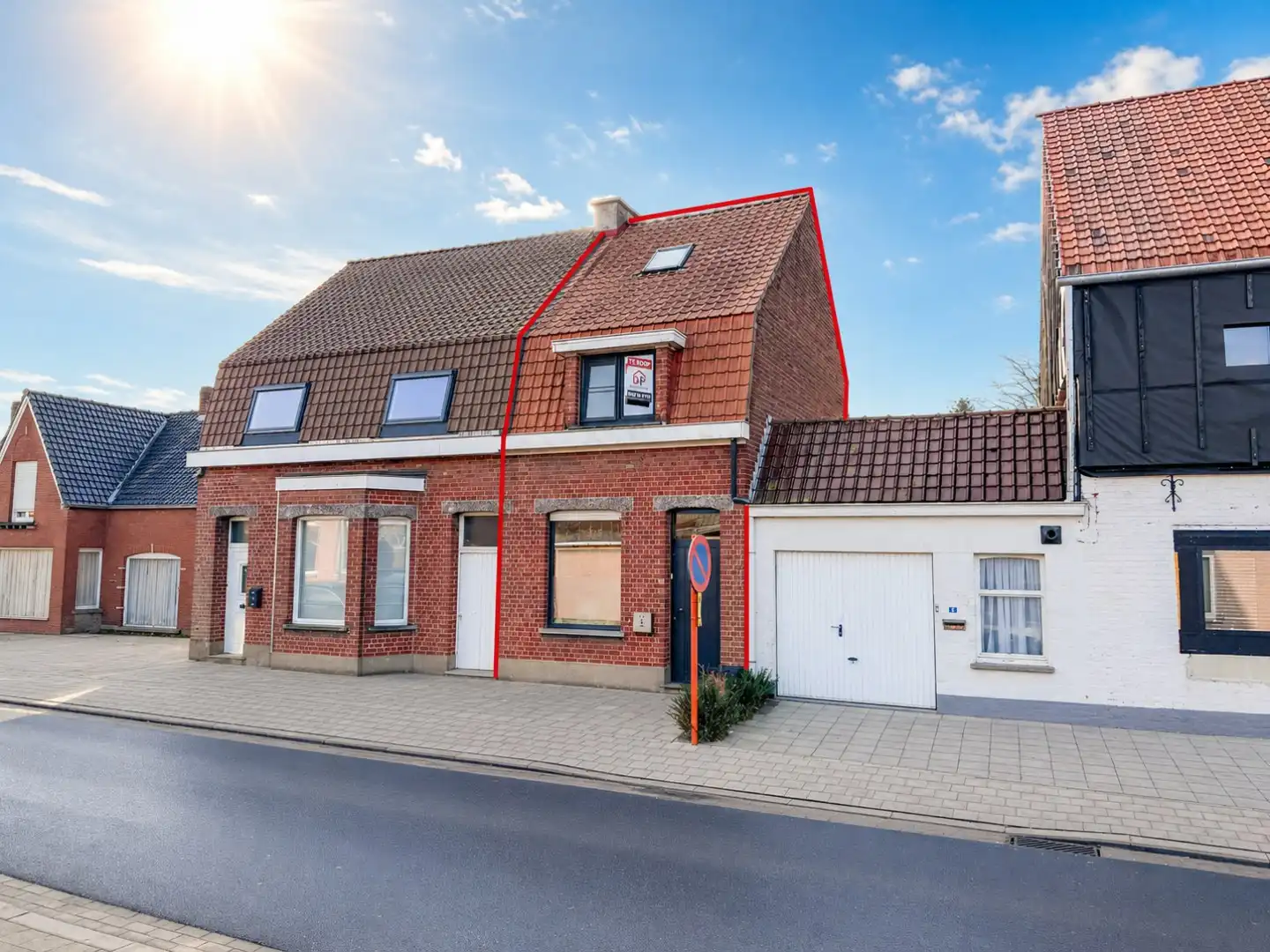 Leuke starterswoning met 2/3 slpk en terras, gunstig gelegen in Lichtervelde foto 2