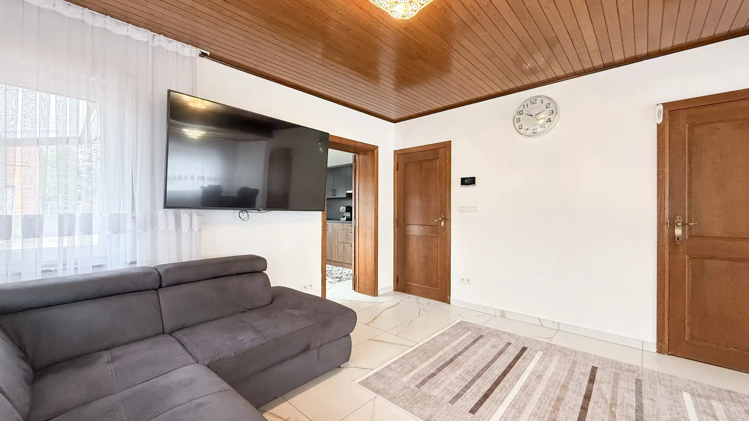 Volledig vernieuwde woning met 4 slp en uitstekende ligging! foto 8