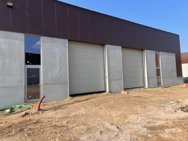 Zeer goed gelegen bedrijfsruimte foto 13