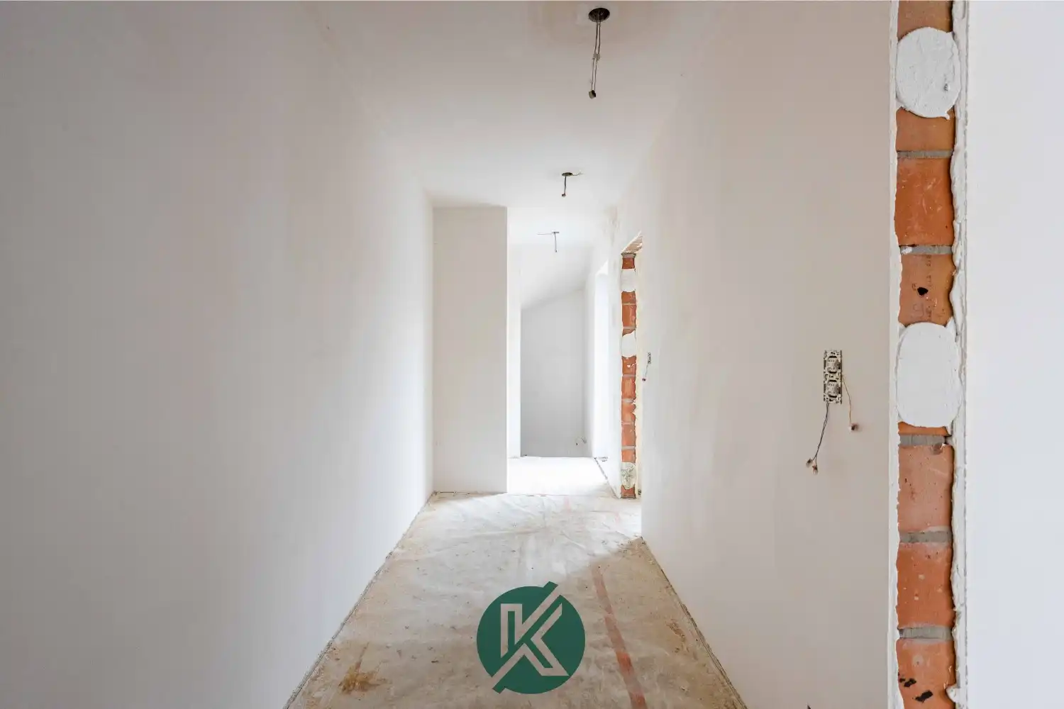 Verder af te werken nieuwbouwwoning met potentieel foto 18