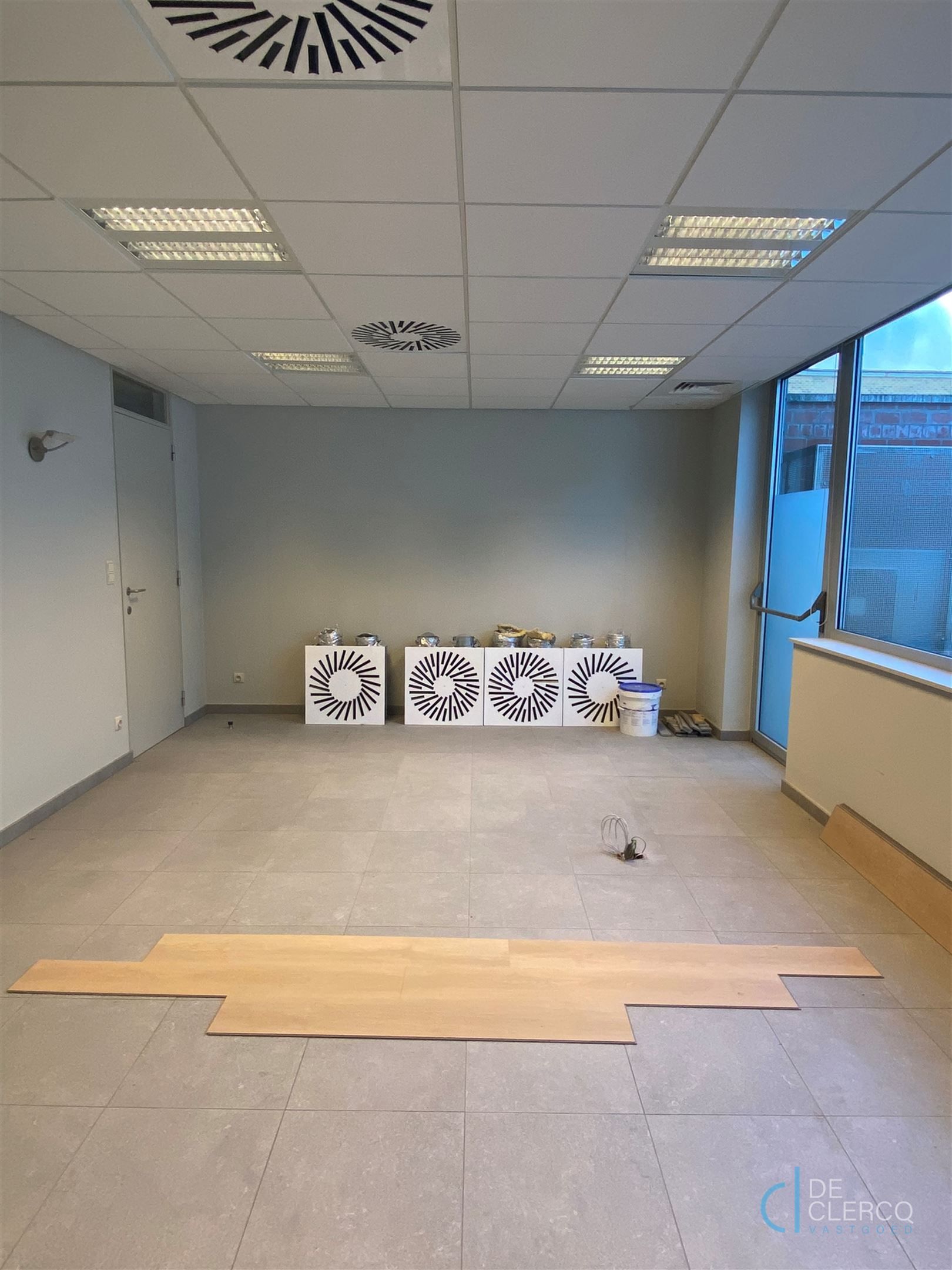 Ruim kantoor met parking te huur in centrum Lochristi!  foto 11