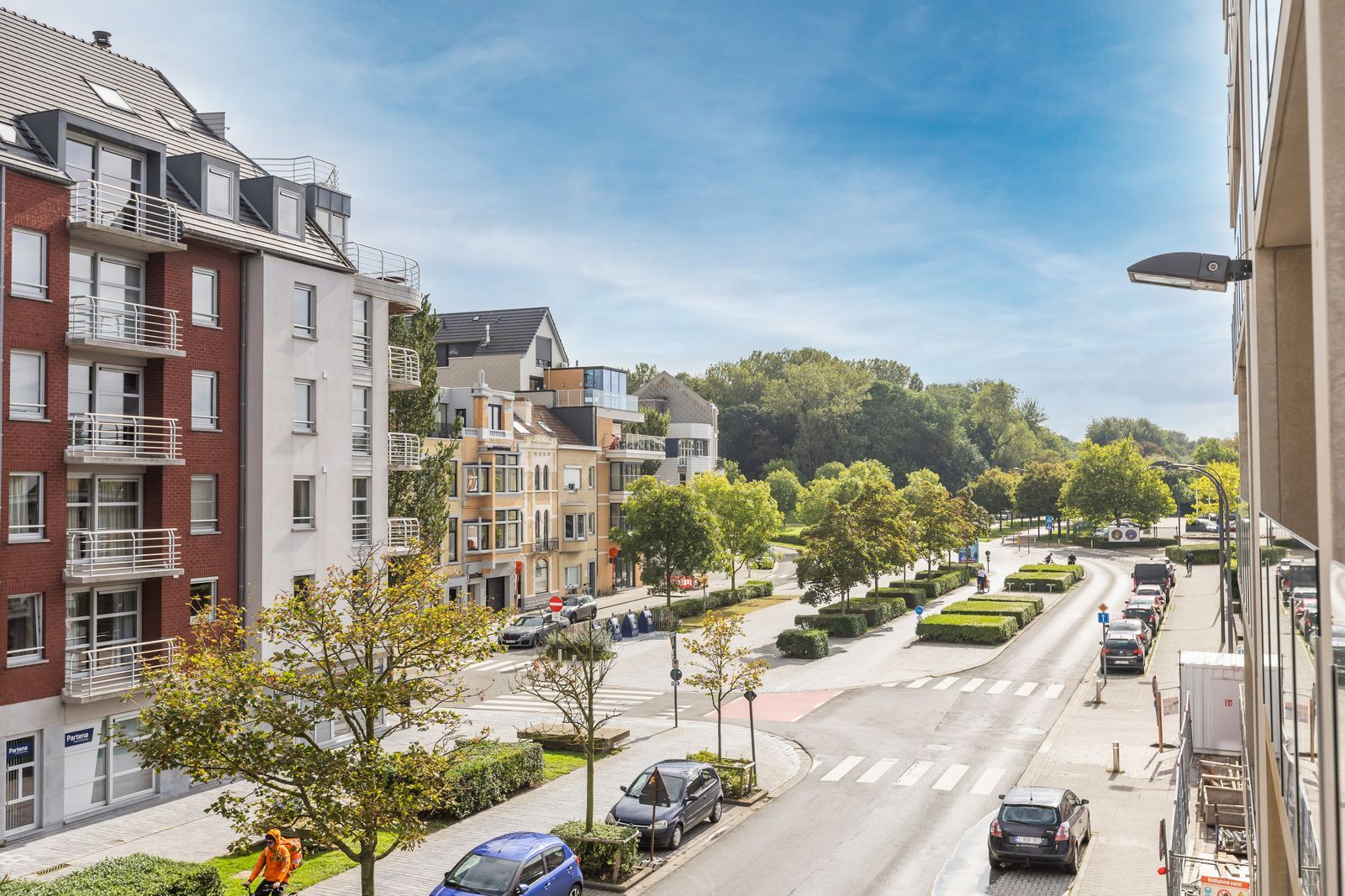 Modern, luxueus en ruim appartement met 2 slpk en 2 zonnige terrassen foto 9