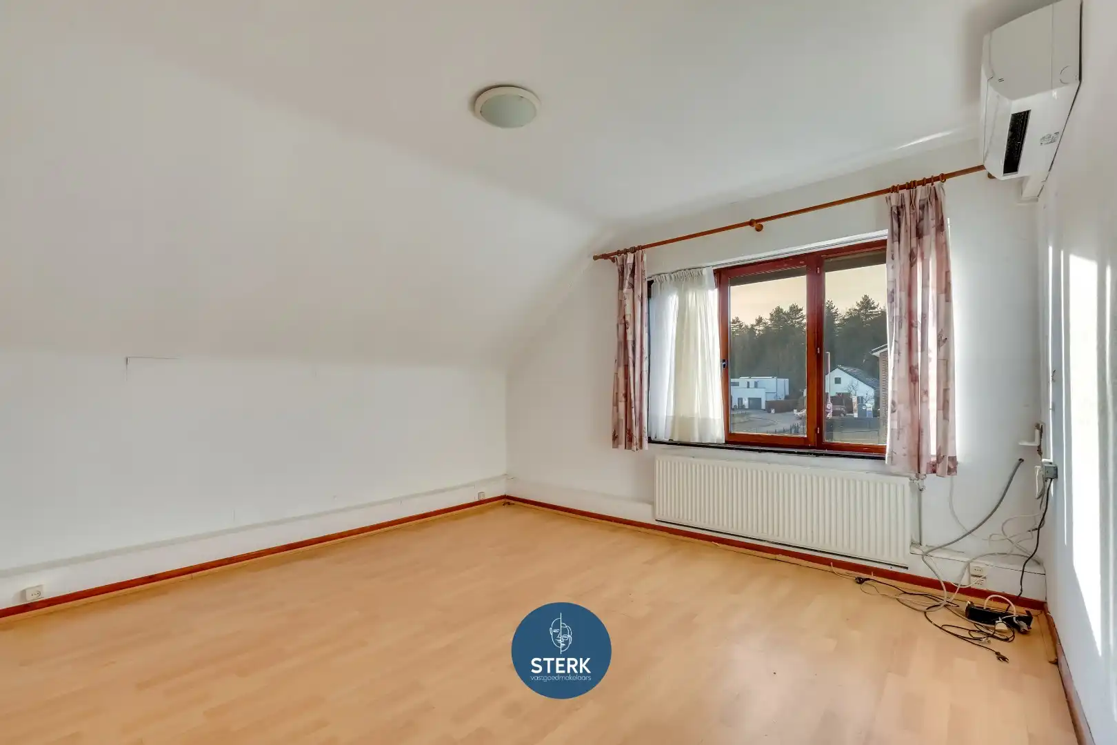 OP TE KNAPPEN GEZINSWONING OP EEN CENTRALE LOCATIE TE REKEM !  foto 11