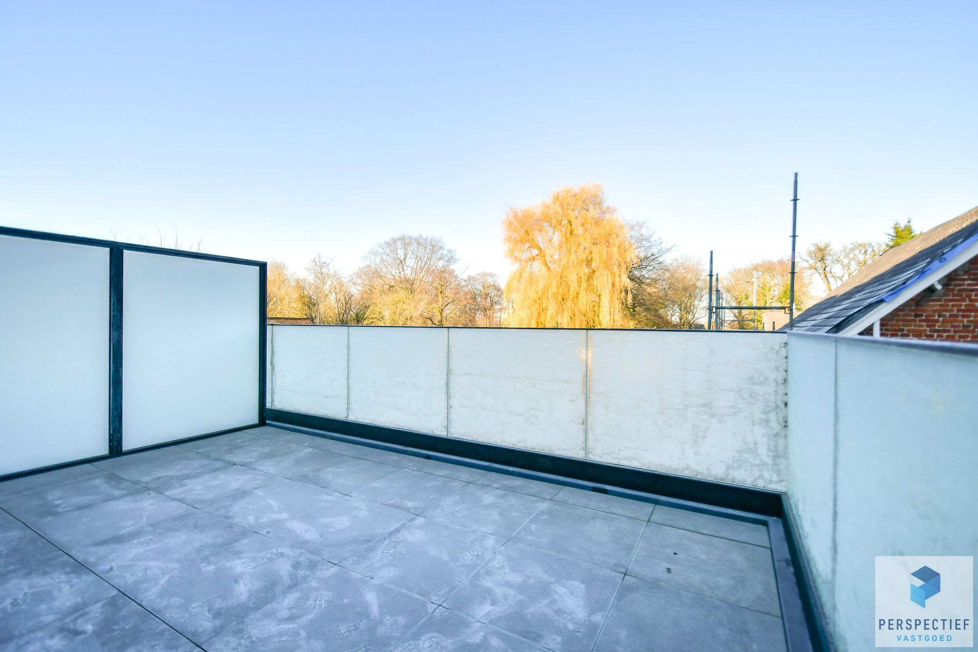 | Bezoekmoment donderdag 10/07 van 16u30 tot 18u30 | RECENT ENERGIEZUINIG APPARTEMENT met TERRAS & AUTOSTAANPLAATS foto 2