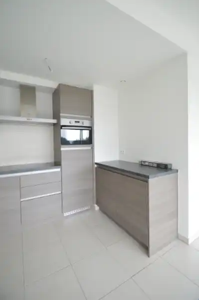 Modern 2-slaapkamerappartement met garage op rustige, groene ligging foto 7