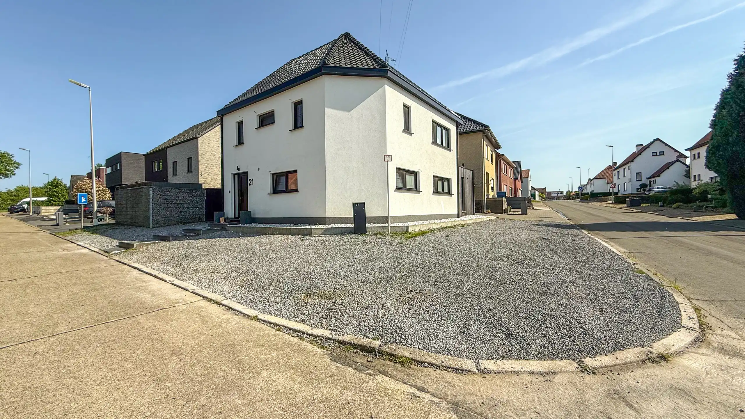 Instapklare woning met 5 slpks, rustig gelegen te Beringen! foto 2