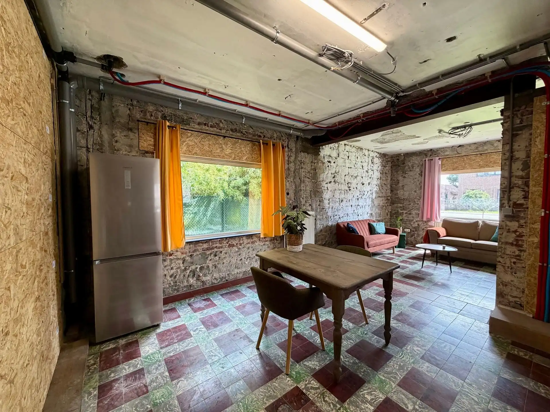 Renovatieproject met enorm potentieel op een ruim perceel van 9a85ca. foto 9