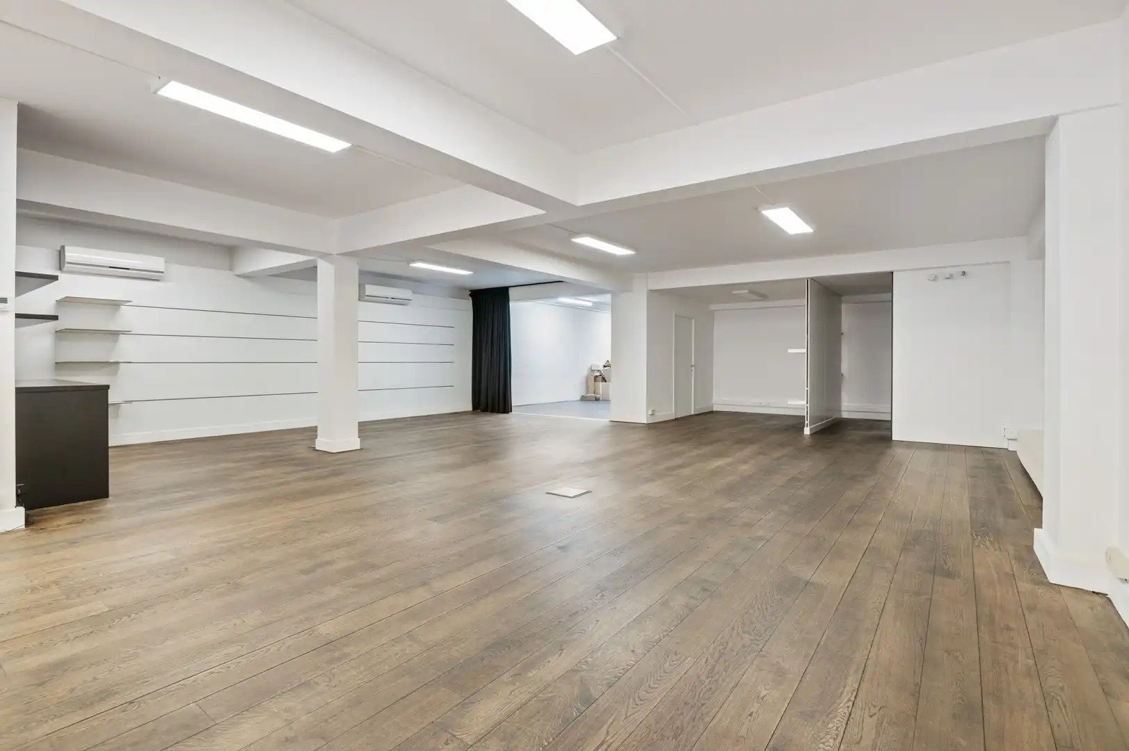 Handelsgelijkvloers met hoge visibiliteit op Bredabaan foto 3