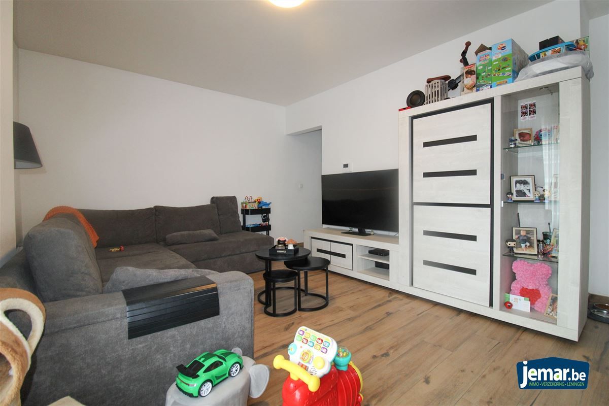 Gelijkvloers, instapklaar appartement met 1 slaapkamer gelegen op ideale locatie in Maasmechelen. Momenteel verhuurd! foto 2