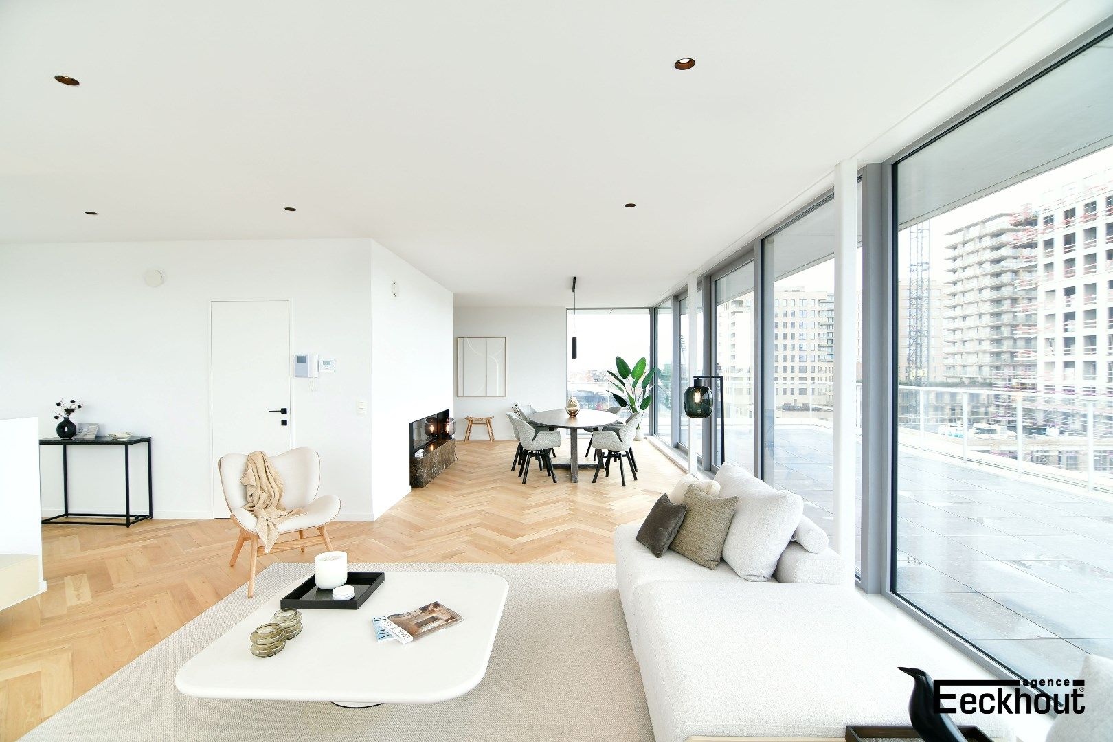 Luxe - duplex appartement met ruime zonneterrassen bij de Golf en de zeedijk van Mariakerke! foto 2