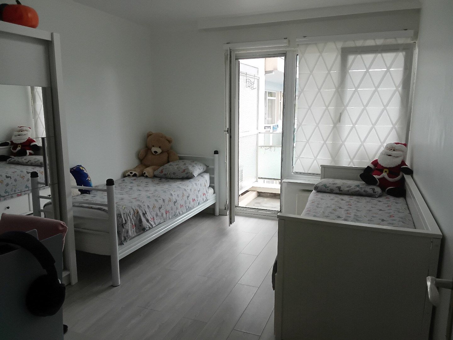 Centraal, bovendien residentieel en rustig gelegen, instapklaar appartement met 2 slaapkamers en 2 terrassen.  foto 12