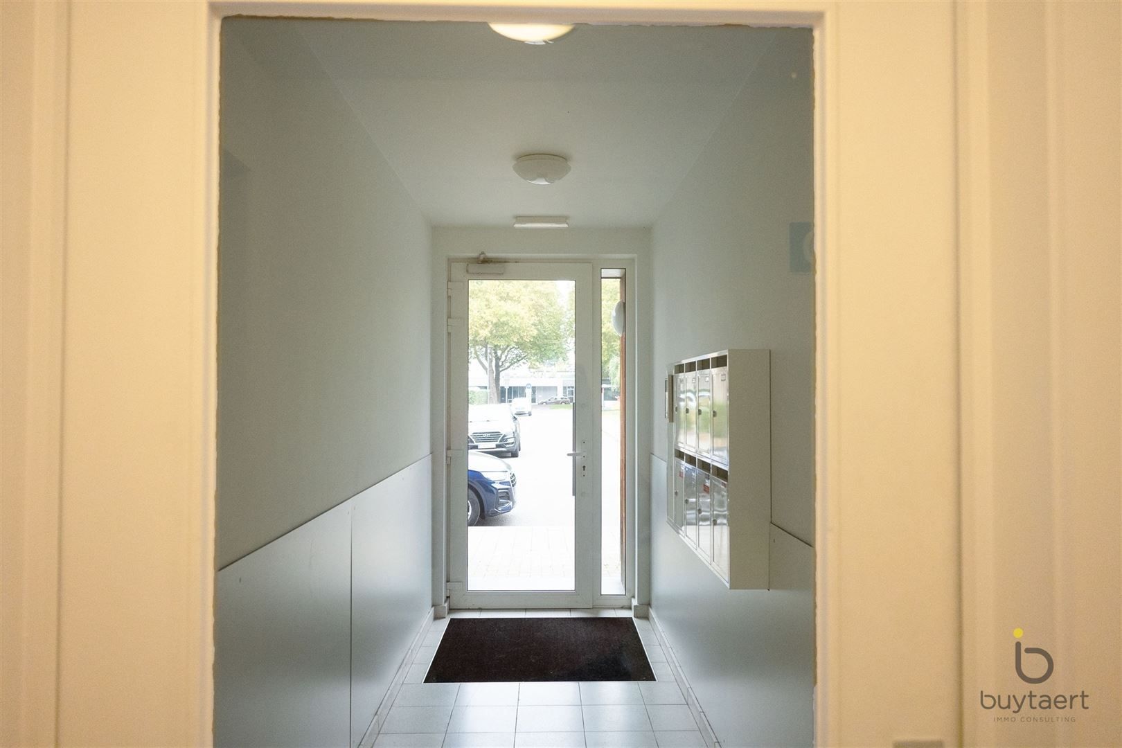 RUIME EN LICHTRIJKE PRAKTIJK IN GELIJKVLOERSAPPARTEMENT MET PRIVÉ-TUIN foto 36