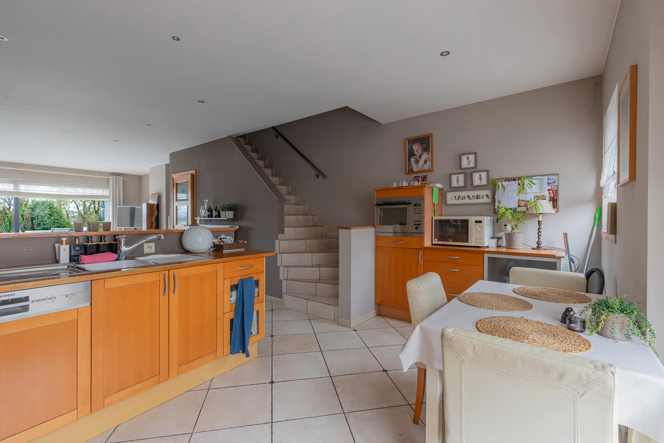 DENDERHOUTEM - Bel - etage met 3 slpk, tuin en ruime garage foto 5