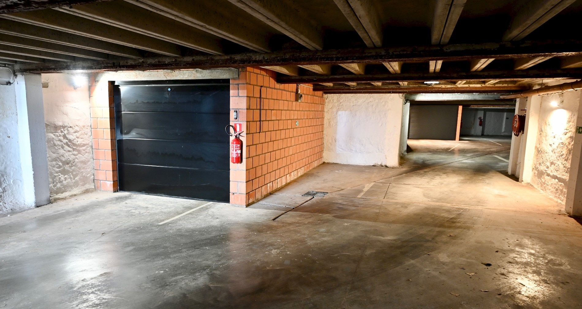 RUIME GARAGEBOX OP CENTRALE LIGGING NABIJ MERCATOR foto 3