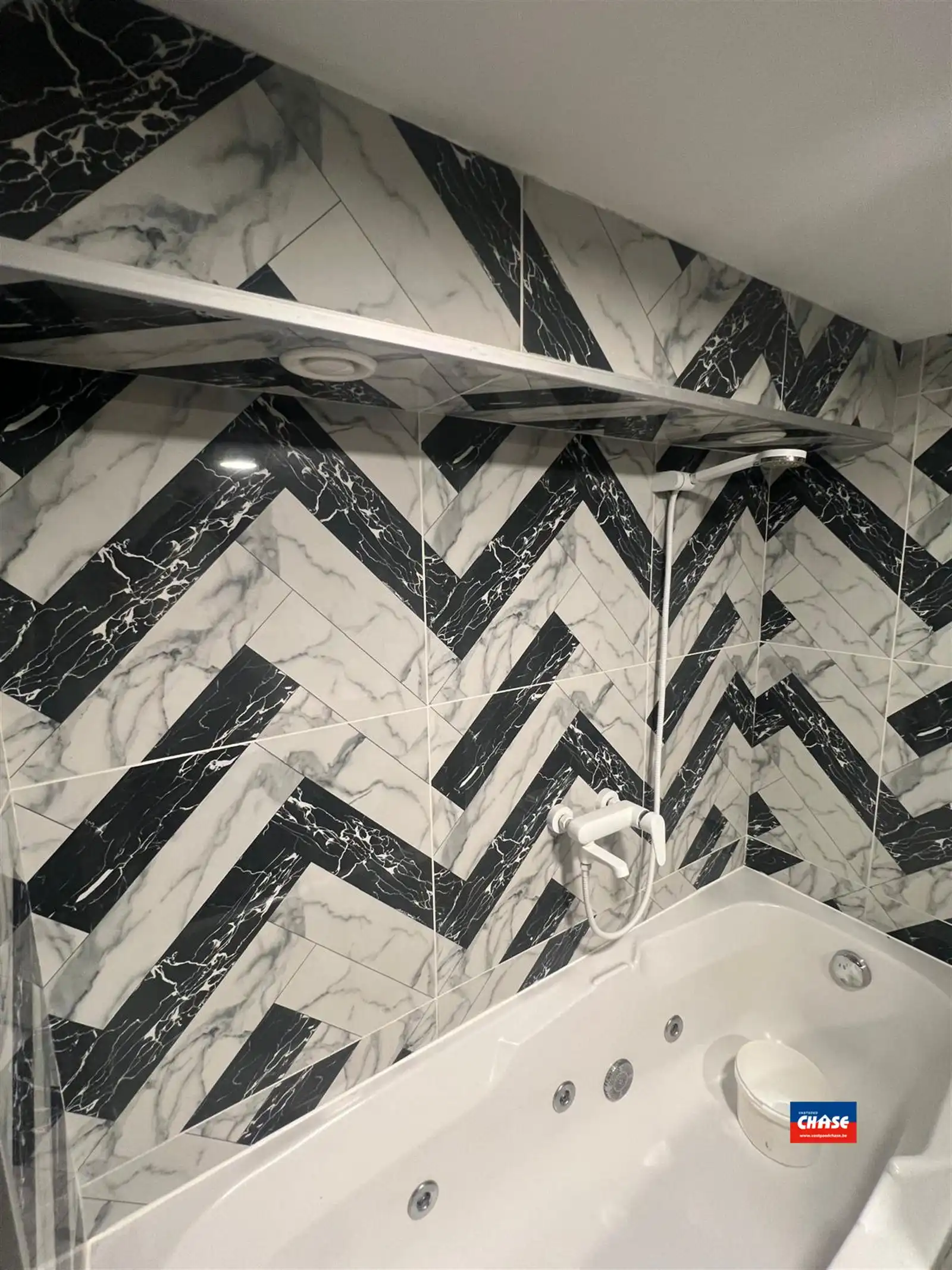 Instapklare bel-étage met 2 slpks, garage en tuin foto 18