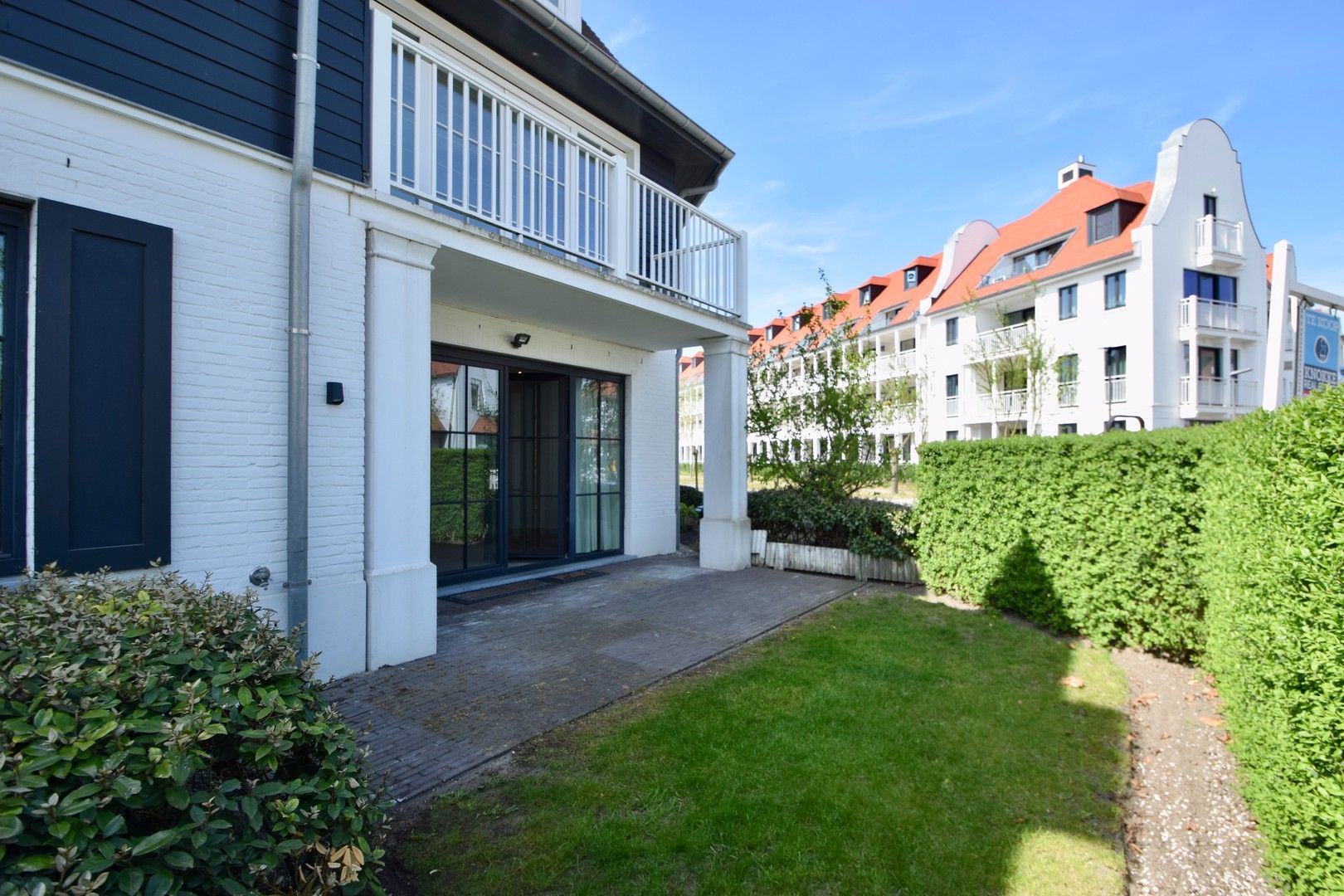 Lumineus en luxueus hoekappartement in een villaresidentie in Duinenwater. foto 3