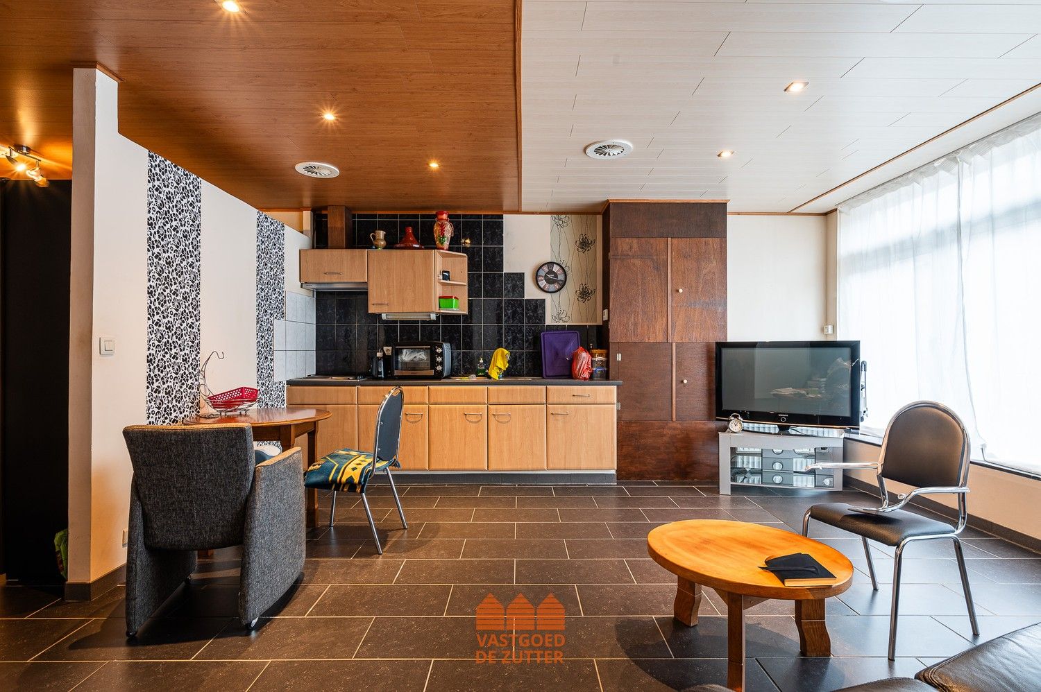 Ruime woning met garage en verhuurde studio foto 26