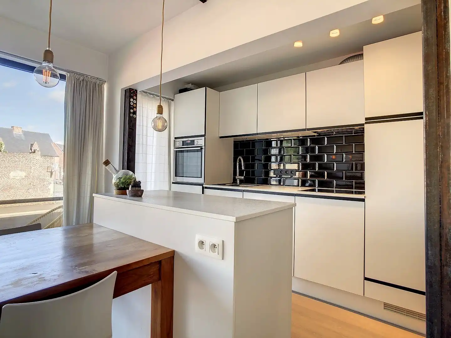 Goed gelegen gerenoveerd appartement met twee ruime slaapkamers, terras (25 m²) en garagebox - bewoonbare oppervlakte 73 m²        foto 5
