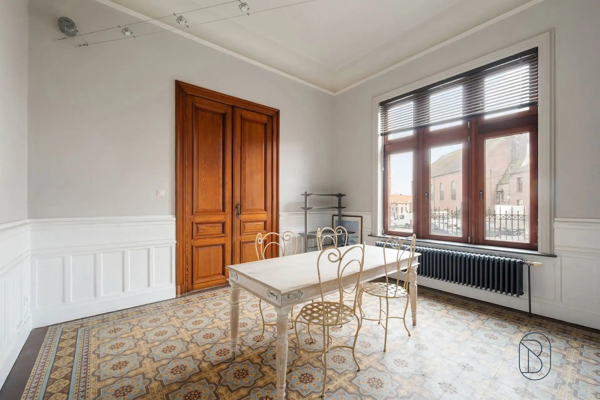Imposante notariswoning met prachtige tuin! foto 13