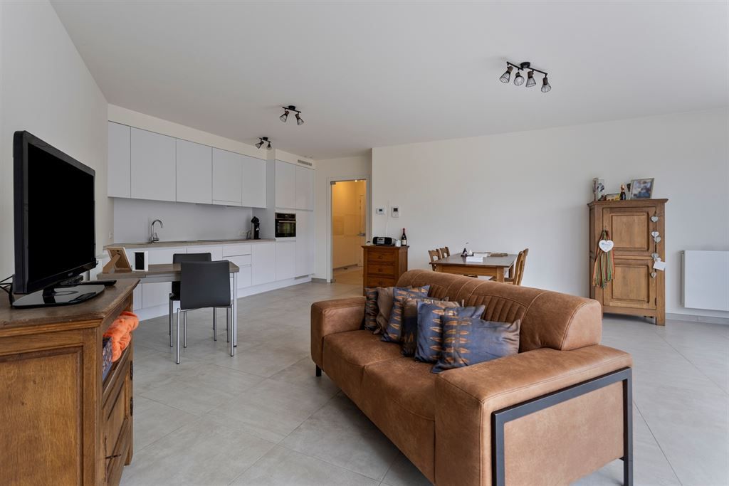 Recent 1-slaapkamer appartement met groot terras foto 6