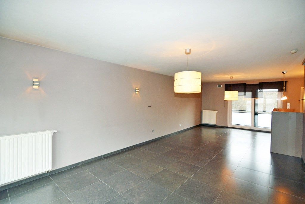 Modern triplex appartement met 3 slpks, terras, kelderberging en autostaanplaats. foto 9