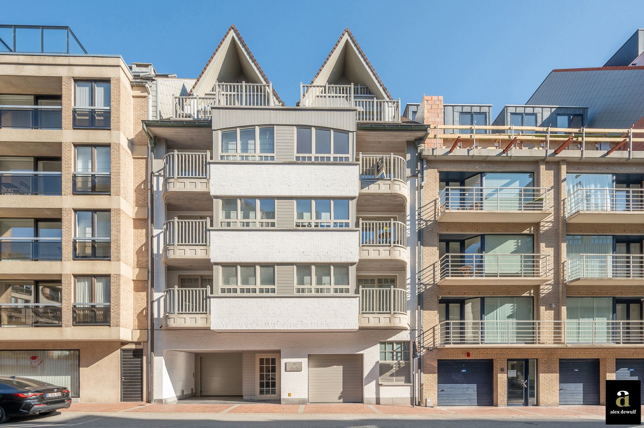 Ruim appartement met terras, centraal gelegen [Bayauxlaan]   foto {{pictureIndex}}
