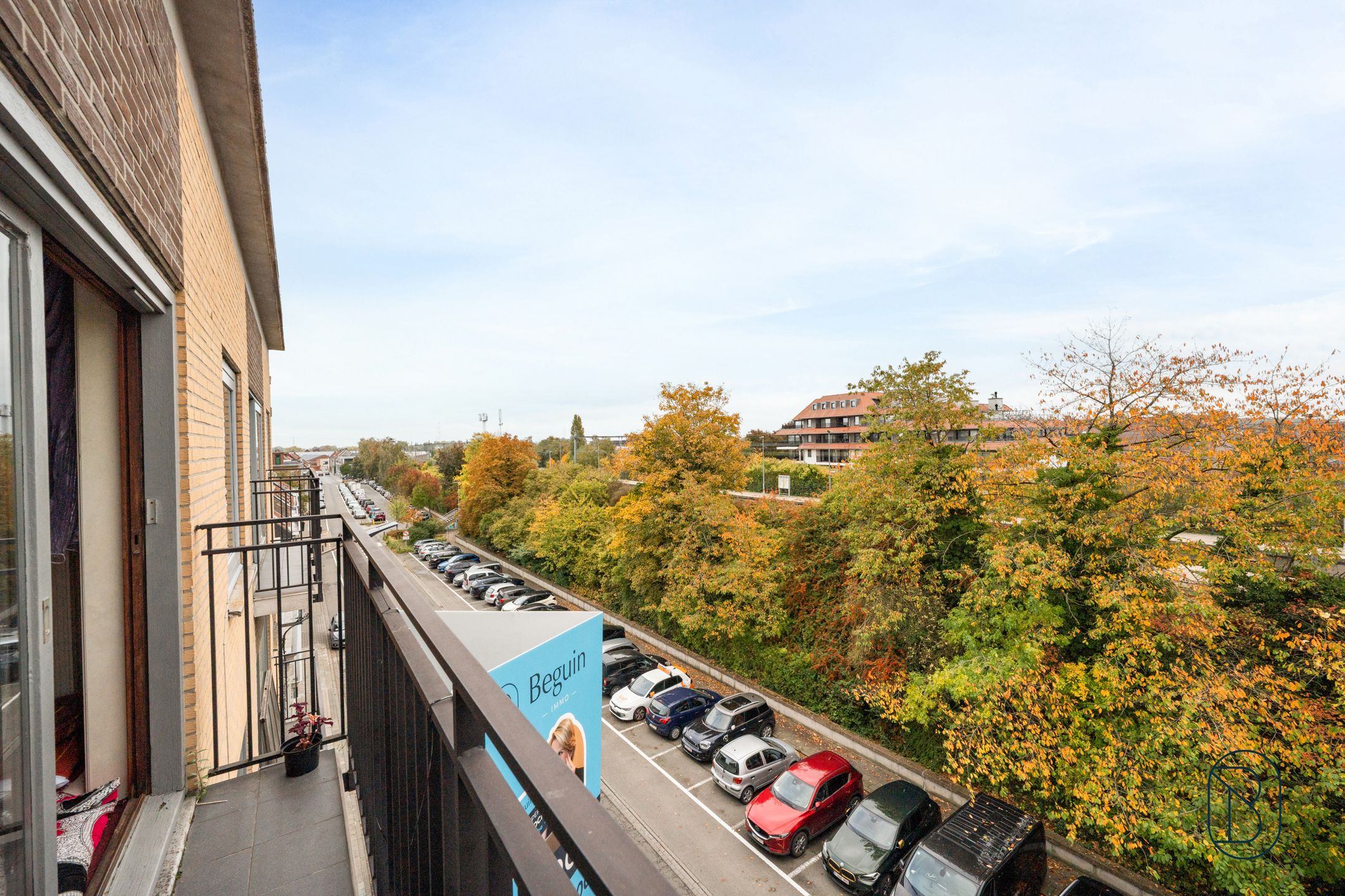 Op te frissen appartement met 3 slk en GARAGE nabij centrum foto 5