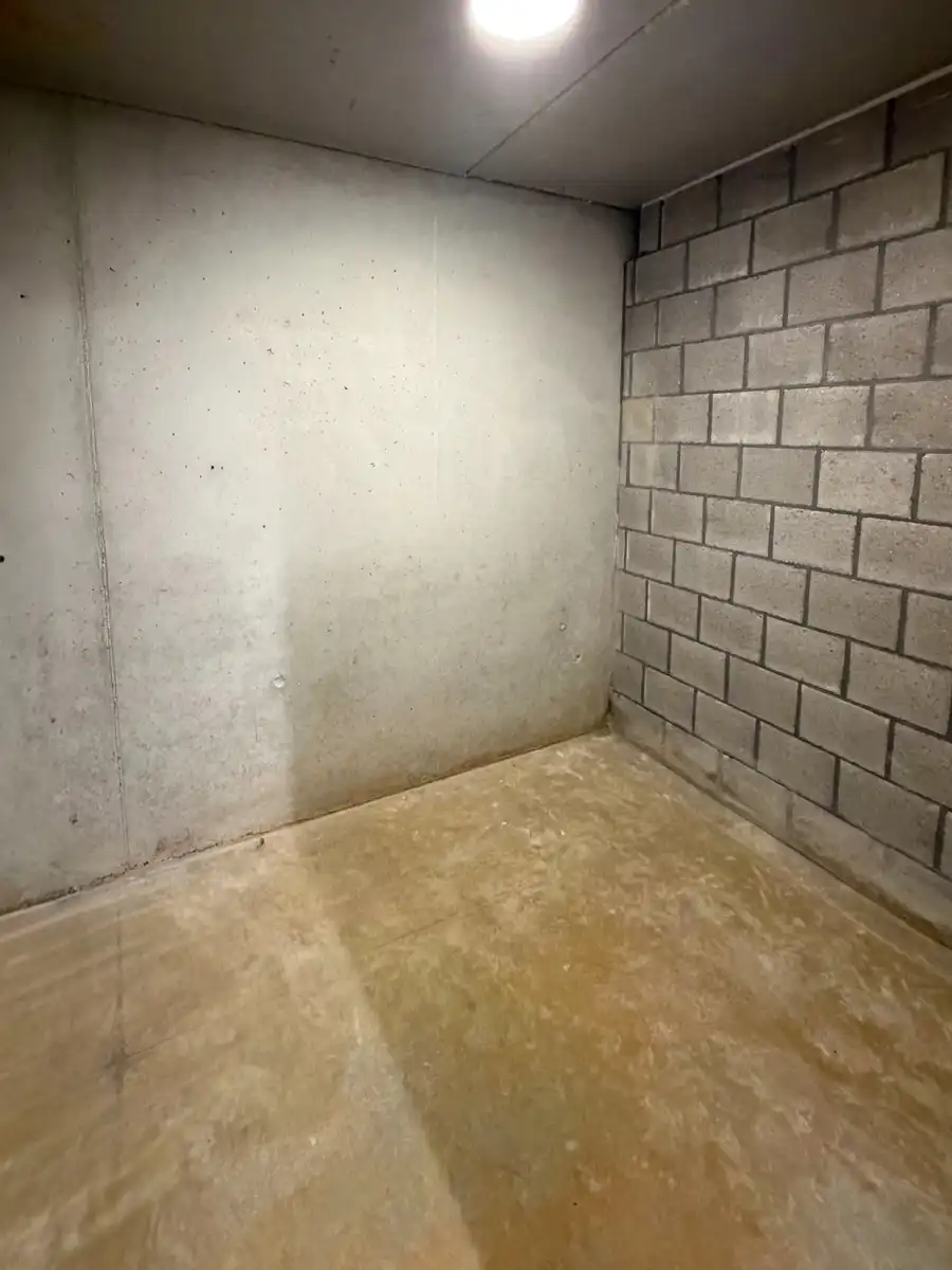 Autostaanplaats + berging op topligging foto 4