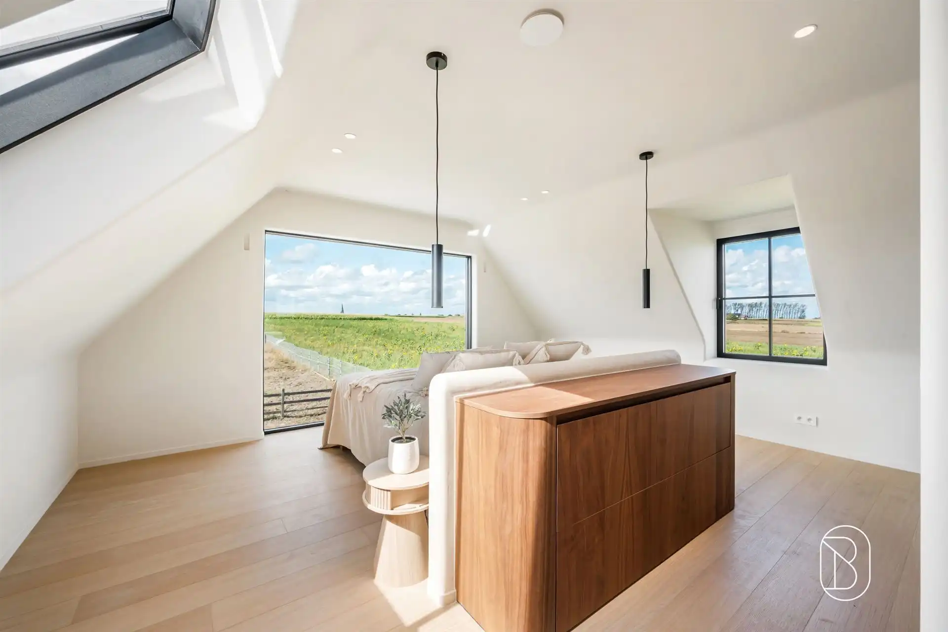 Prachtig gelegen klassewoning met paardenstallen.  foto 22
