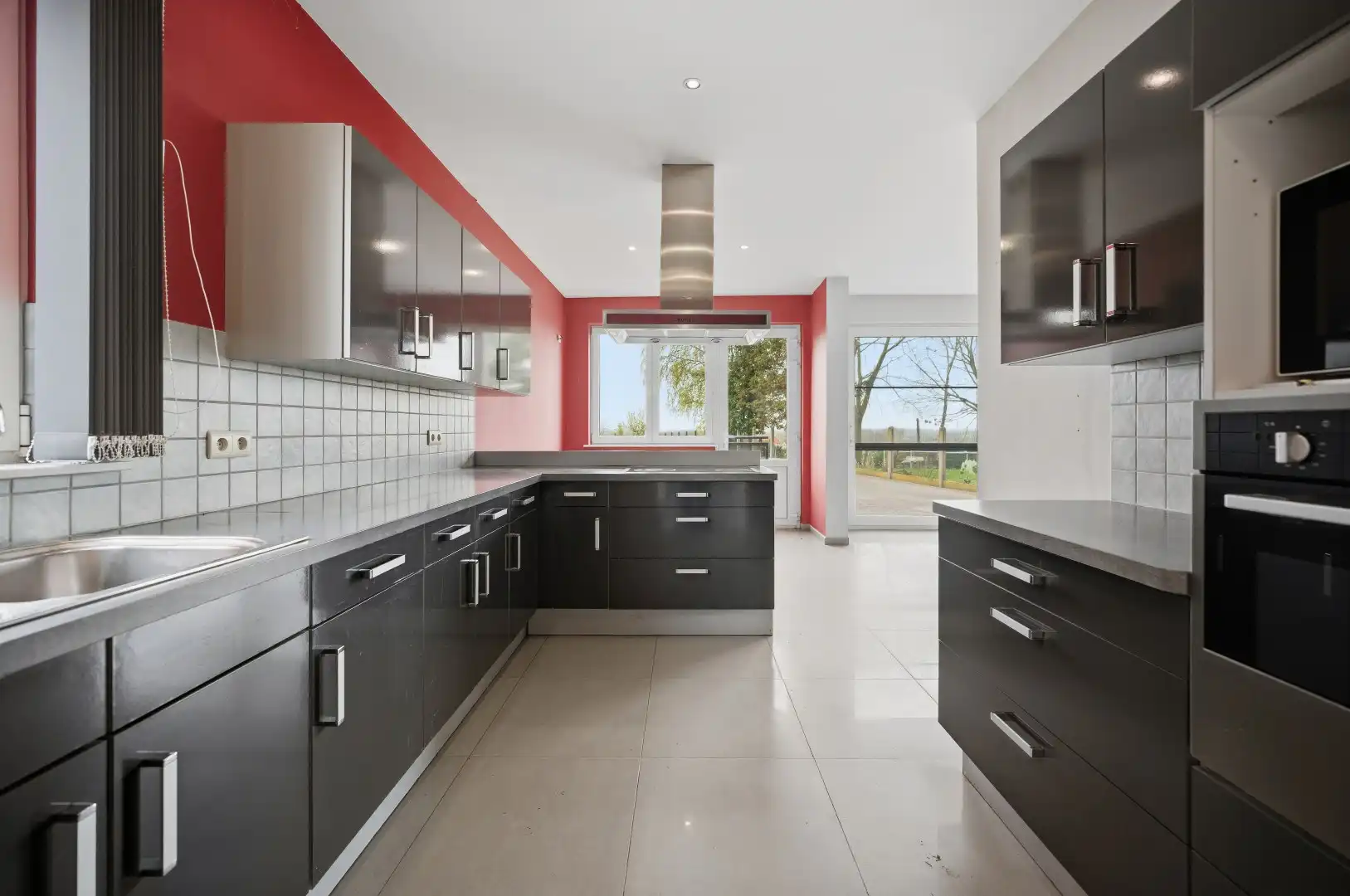 Instapklare OB (2006) met grote garage en 3 slpks foto 3