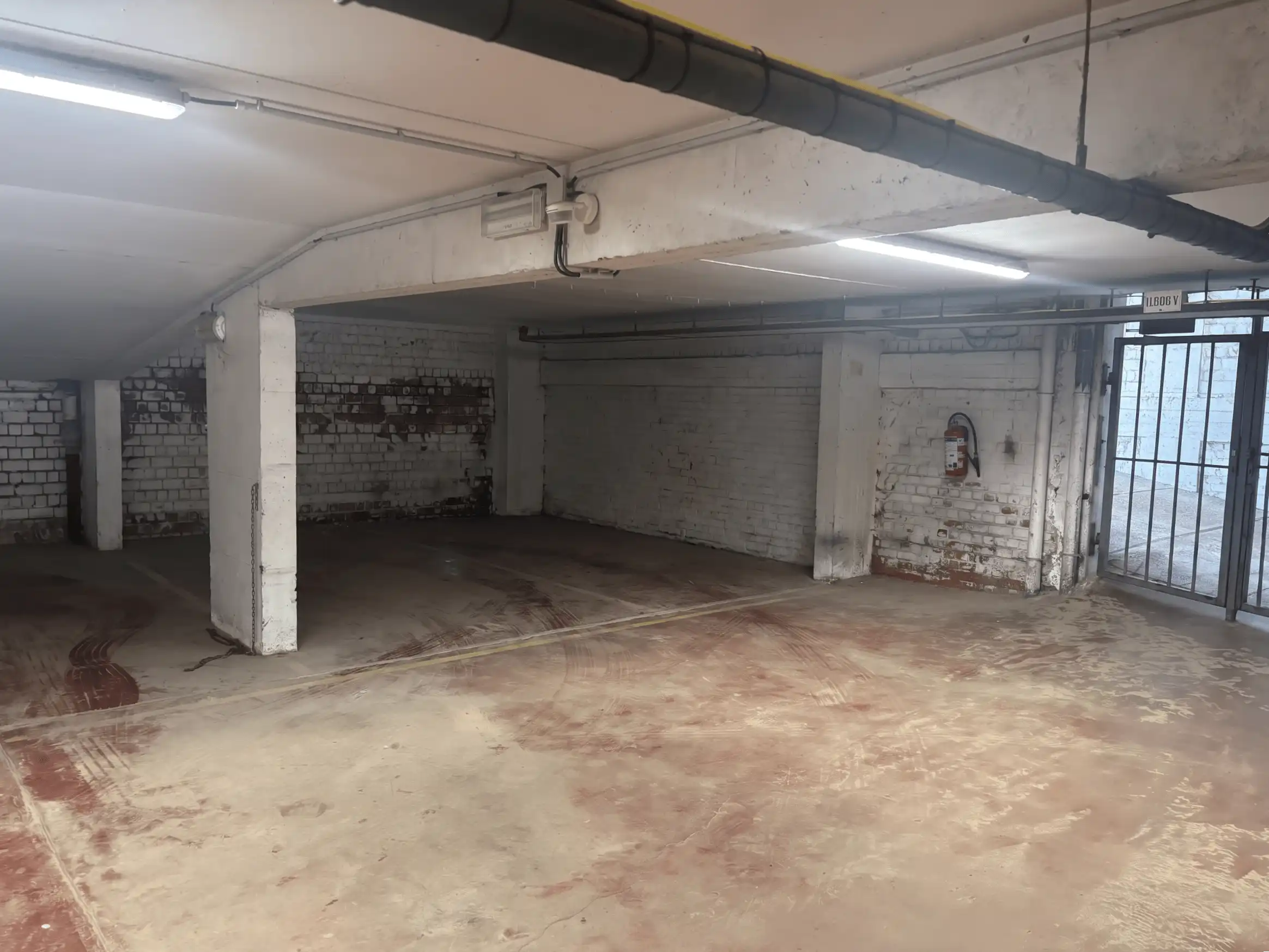 Centraal gelegen autostandplaats te koop langs de Zeedijk! foto 4