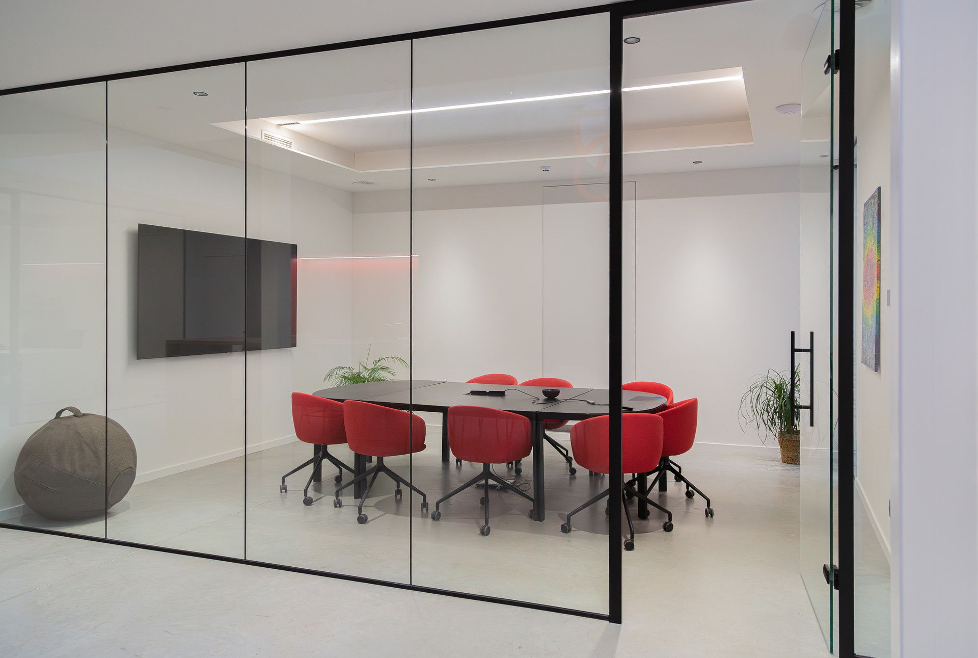 RECENT KANTOORGEBOUW VAN 366M² TE TONGEREN NABIJ E313. foto 10