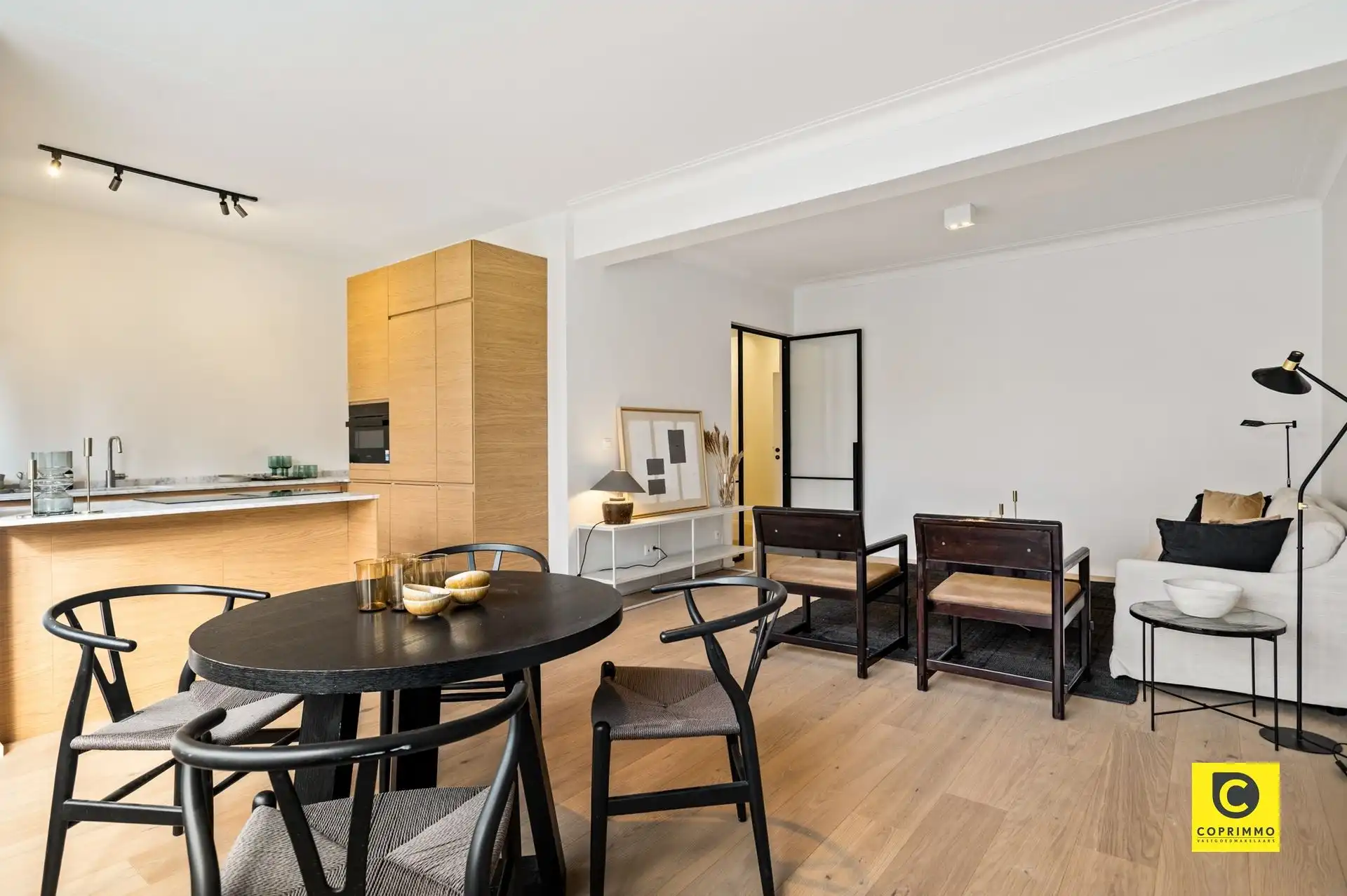 Prachtig gerenoveerd appartement!  foto 3