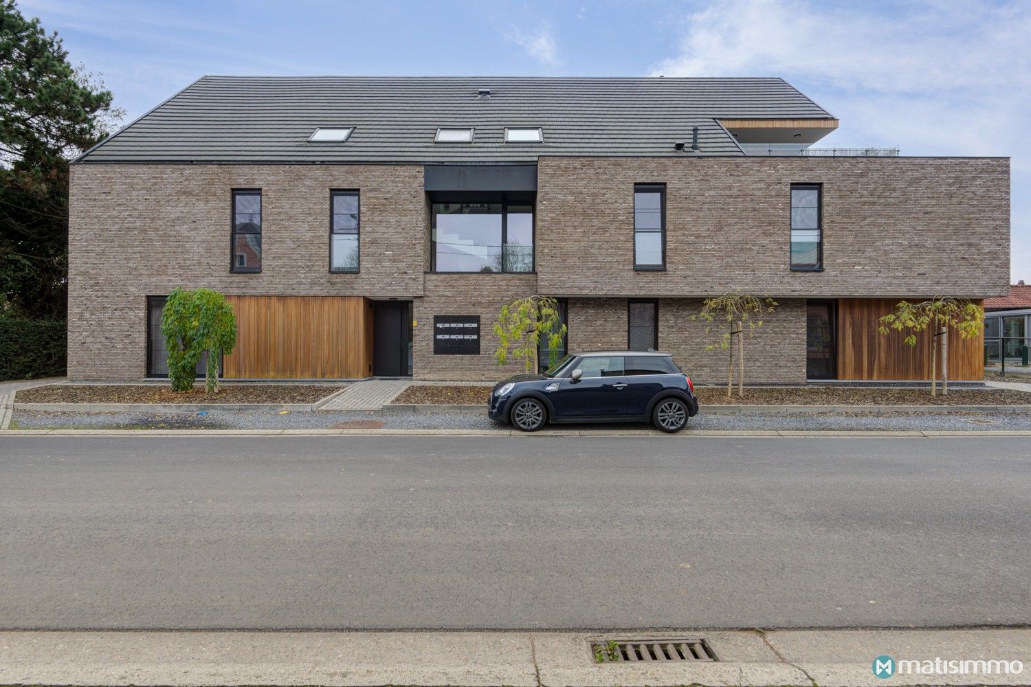 ENERGIEZUINIG APPARTEMENT MET ZONNEPANELEN, GARAGE EN AUTOSTAANPLAATS TE MUNSTERBILZEN foto 1