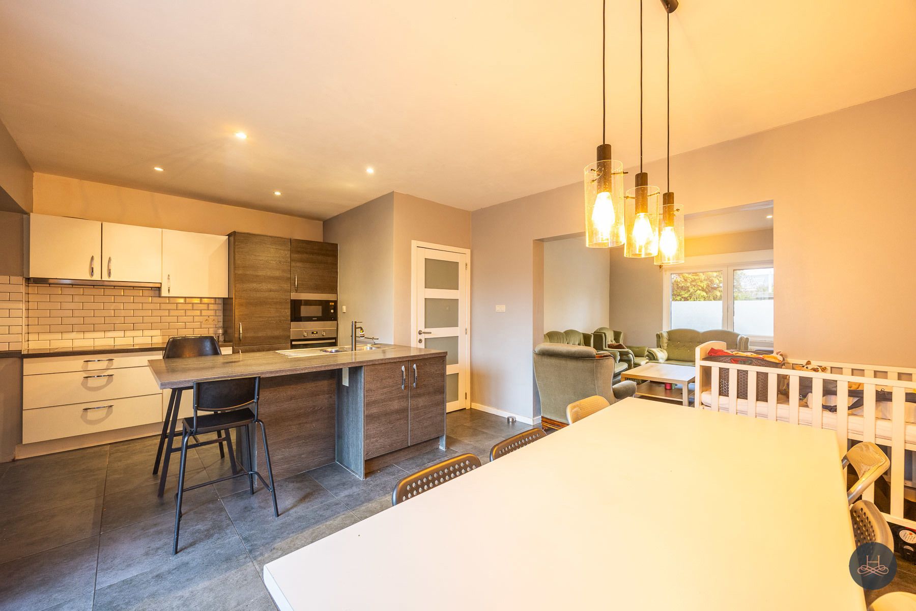 Ruime moderne woning met 4 slaapkamers foto 7