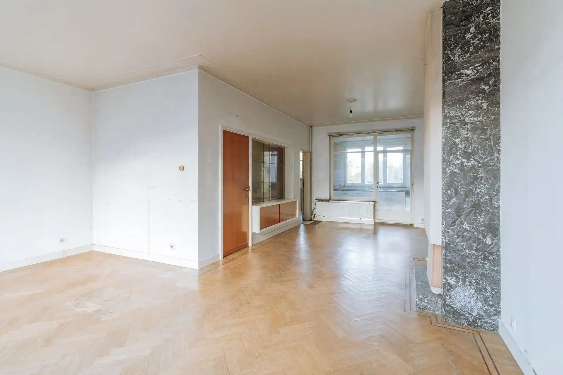 Te renoveren bel-etage met authentieke elementen en tuin foto 9