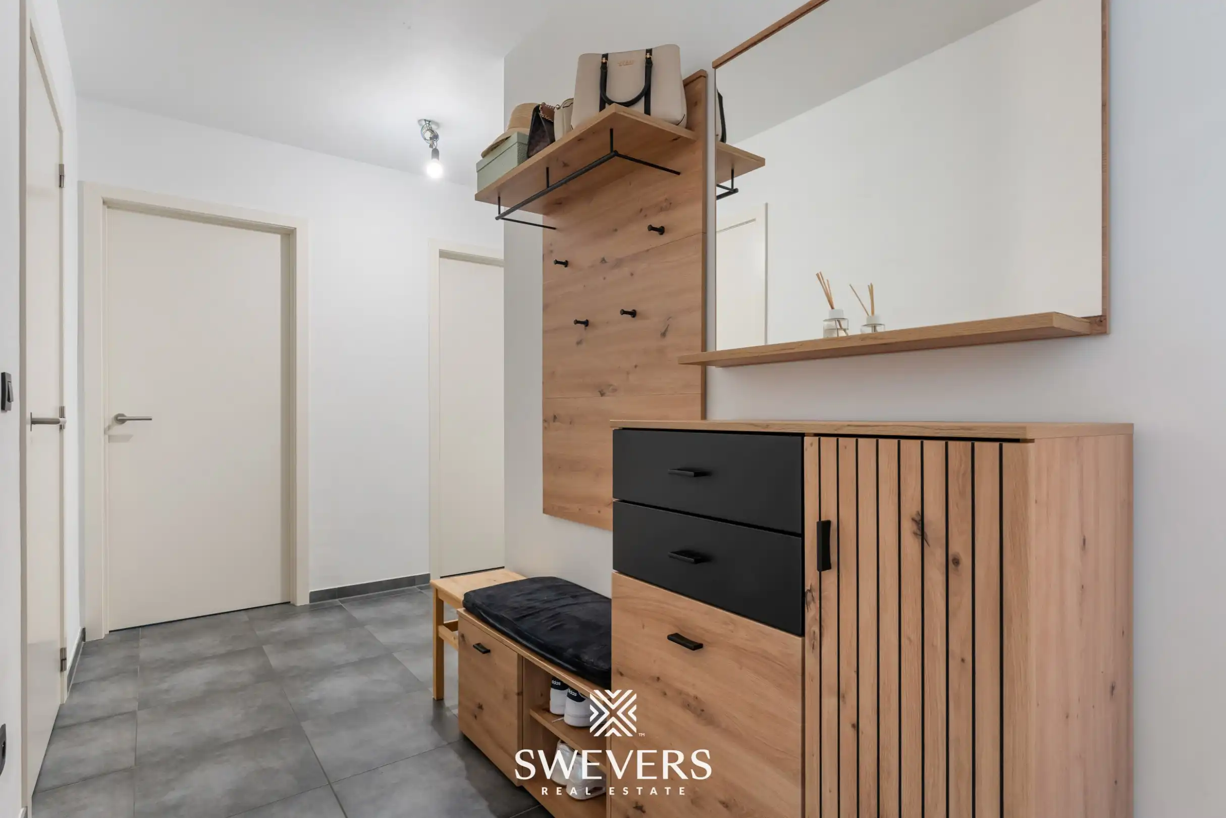 Trendy woning met 2 slpk, 2 bergingen en leuk terras (O) vlakbij centrum Zonhoven foto 17