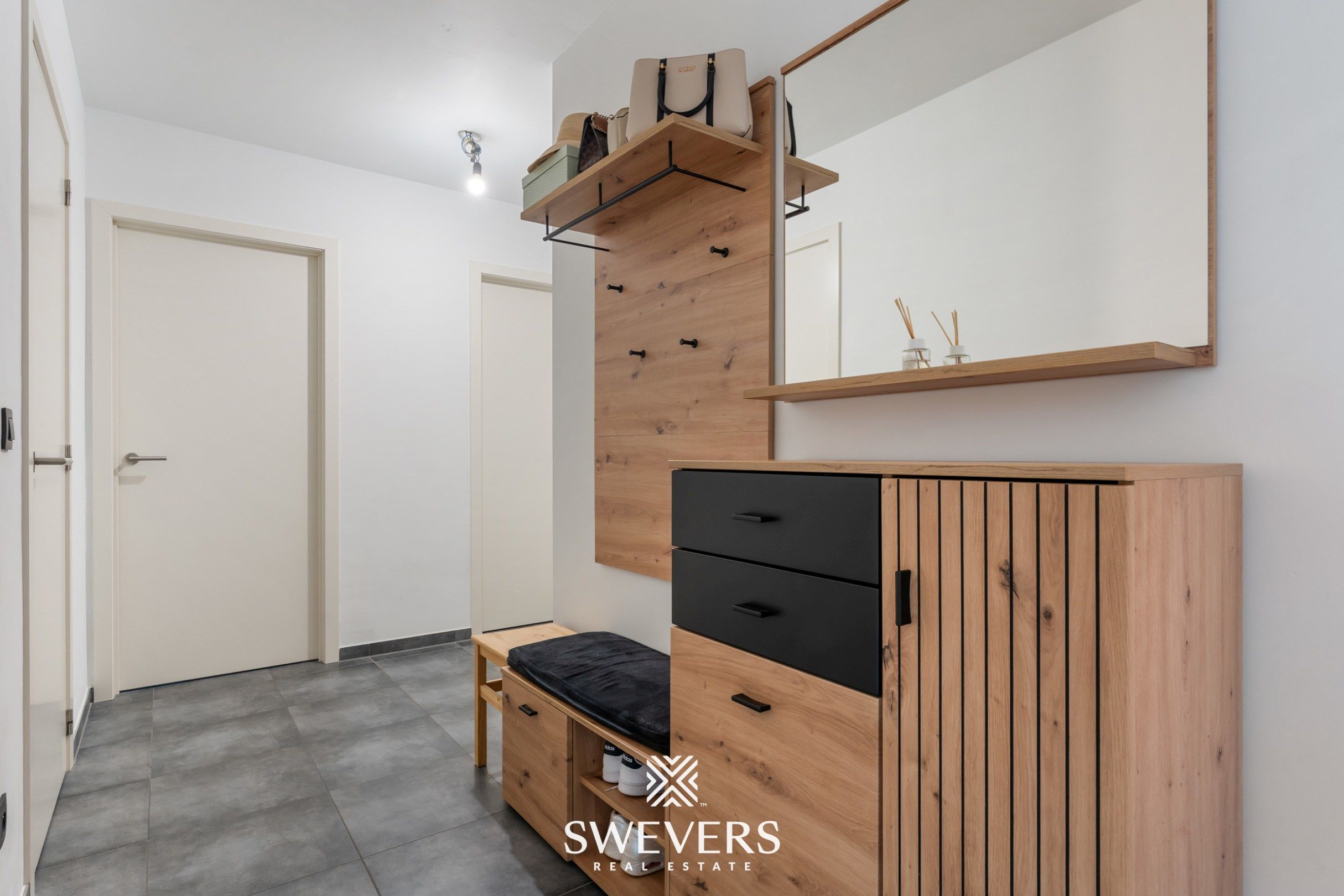 Trendy woning met 2 slpk, 2 bergingen en leuk terras (O) vlakbij centrum Zonhoven foto 17