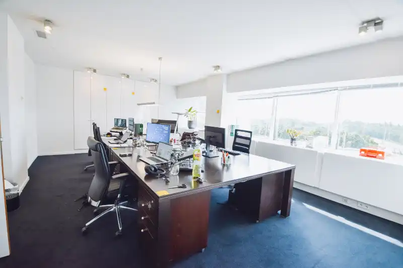 Kantoorruimte tehuur foto {{pictureIndex}}