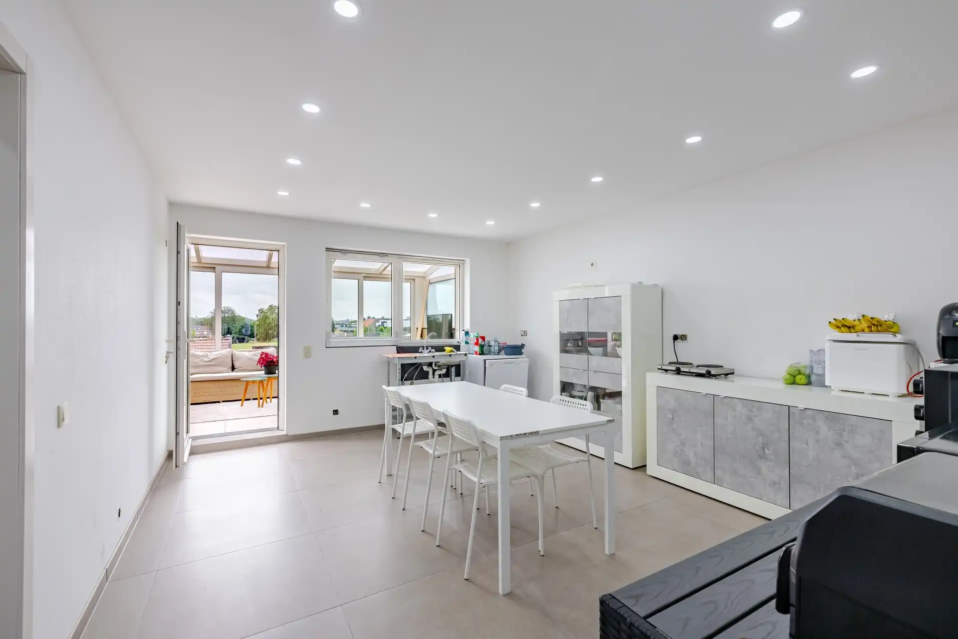 Veelzijdig handelspand met toonzaal, atelier en ruime woonst - Okegem foto 10