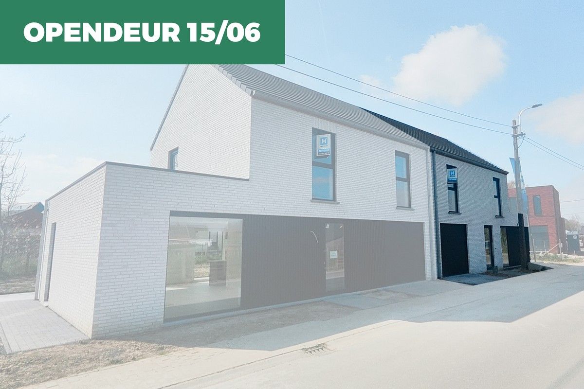 Twee moderne halfopen nieuwbouwwoningen Balegem-Dorp foto {{pictureIndex}}