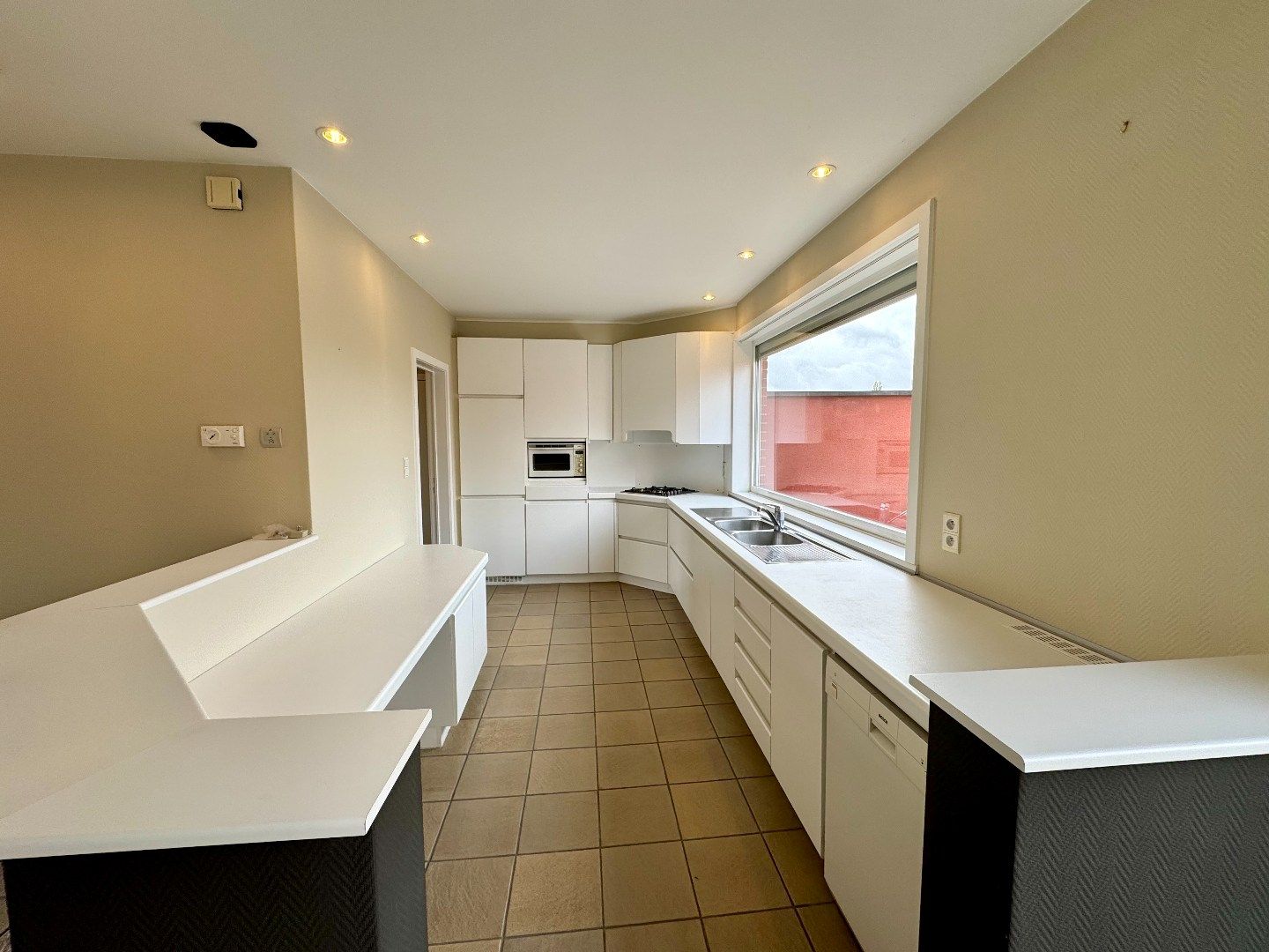 HANDELSRUIMTE + WOONST + VERHUURD APPARTEMENT foto 29